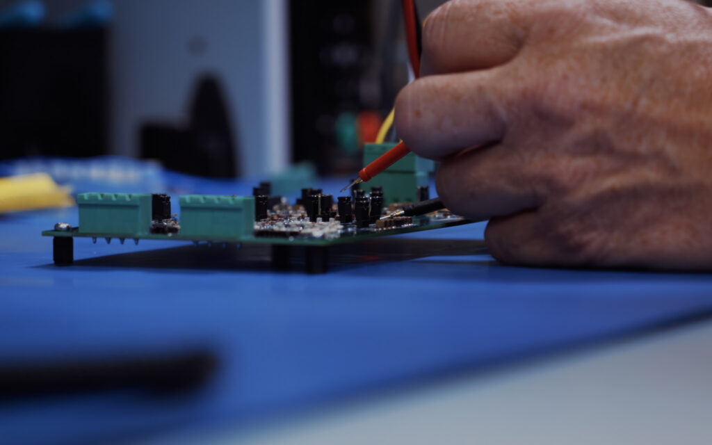 Nærbilde av komponentarbeid